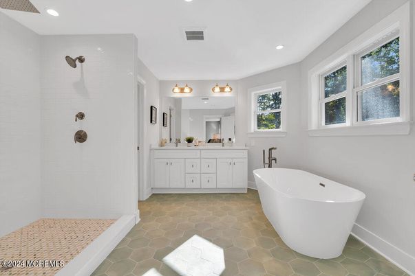 Bathroom, Dual Sink Vanities, Free Standing Baths, Interior, Recessed Lighting