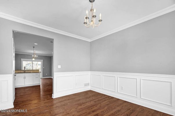 Chandelier, Empty room, Interior, Wood Texture Flooring