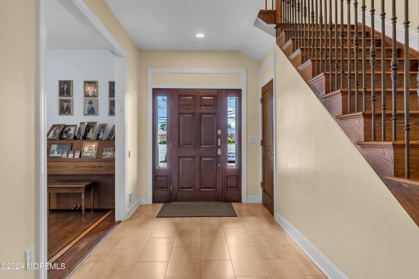Interior, Piano, Recessed Lighting, Wood Texture Flooring
