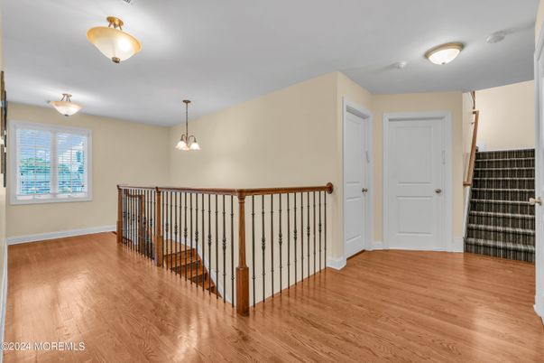 Interior, Pendant Lights, Wood Texture Flooring