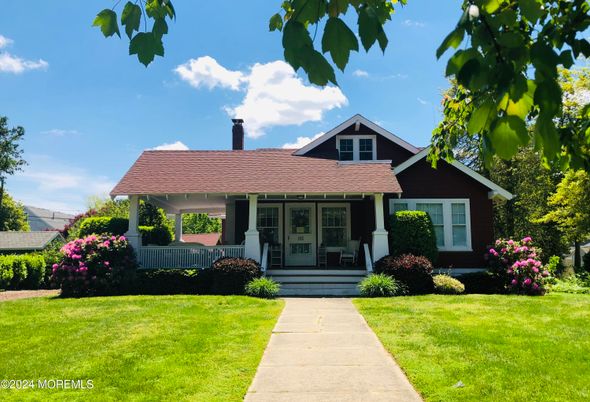 Exterior, Facade, American Craftsman