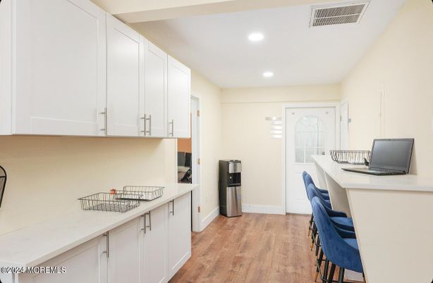 Interior, Recessed Lighting, Wood Texture Flooring