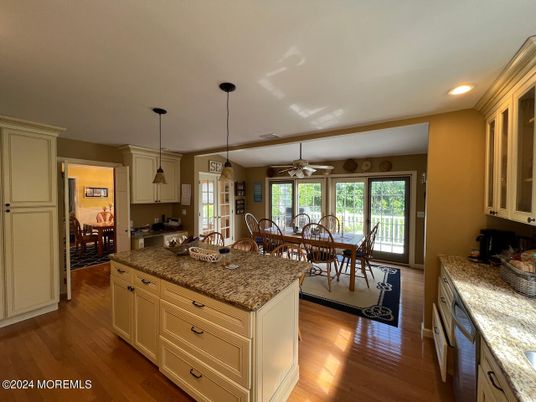 Dining room, Interior, Kitchen, Pendant Lights, Recessed Lighting, Wood Texture Flooring
