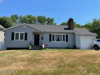 Attached, Exterior, Facade, Ranch