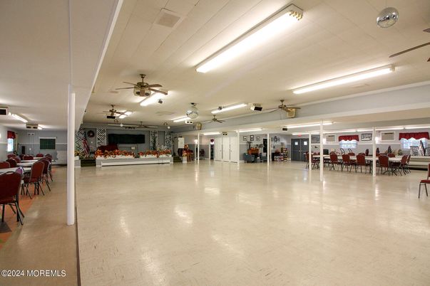 Dining room, Interior
