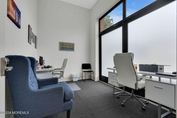 Home Office, Interior
