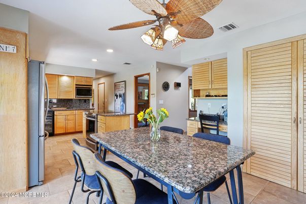 Dining room, Interior, Kitchen, Recessed Lighting