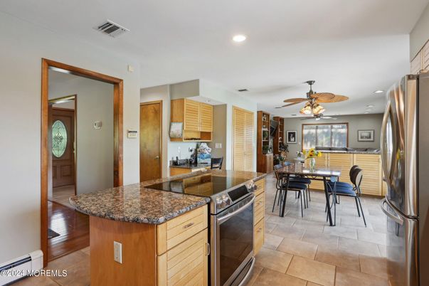 Dining room, Interior, Kitchen, Recessed Lighting
