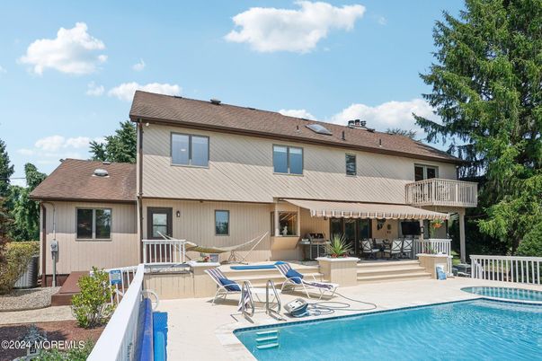 Exterior, Pool