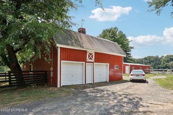Detached Garage, Exterior