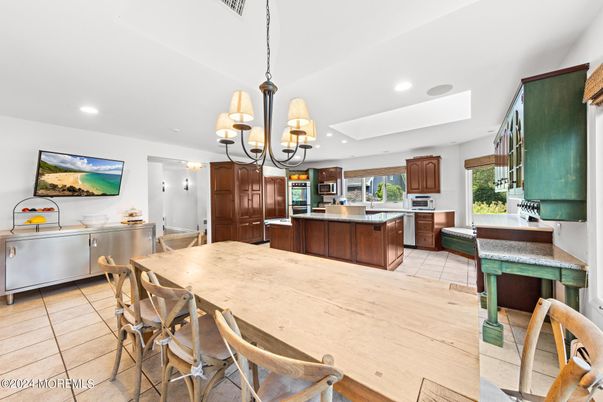 Chandelier, Dining room, Interior, Kitchen, Recessed Lighting, Stainless Steel Appliances