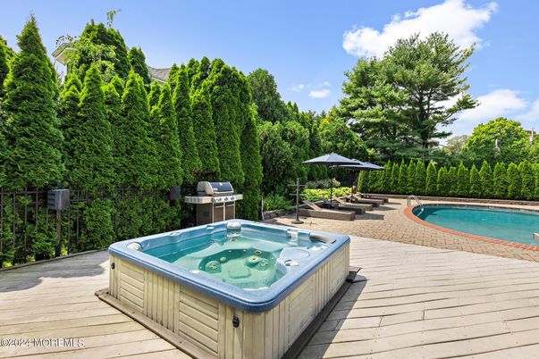 Exterior, Hot Tub, Pool