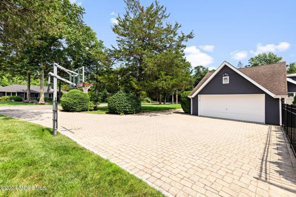 Detached Garage, Exterior