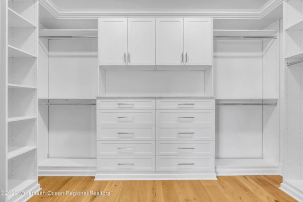 Interior, Walk-in Closets, Wood Texture Flooring