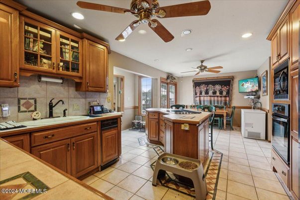 Dining room, Interior, Kitchen, Recessed Lighting