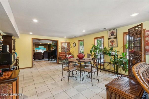 Dining room, Interior, Recessed Lighting
