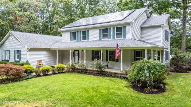 Exterior, Facade, Solar Panels, Farmhouse