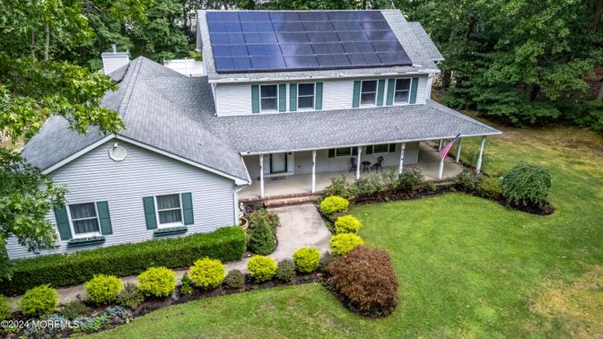 Exterior, Facade, Solar Panels, Queen Anne Victorian