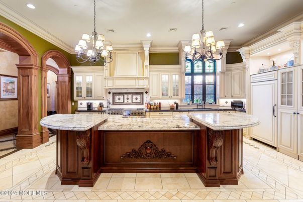 Chandelier, Interior, Kitchen, Recessed Lighting, Stainless Steel Appliances