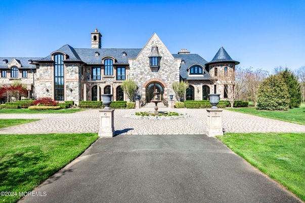 Exterior, Facade, French Provincial