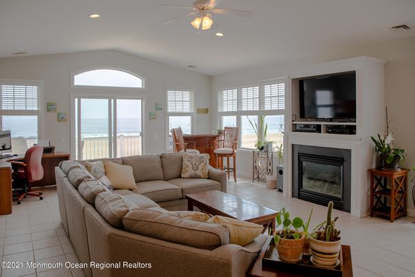 Fireplace, Interior, Living room, Recessed Lighting, Water
