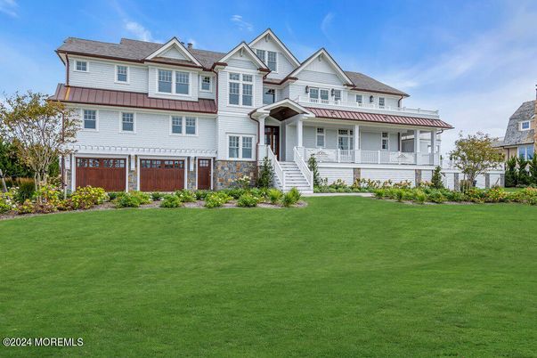 Attached, Backyard, Exterior, Facade, Queen Anne Victorian