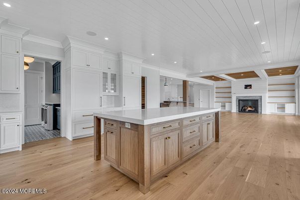 Fireplace, Interior, Kitchen, Pendant Lights, Recessed Lighting, Wood Texture Flooring
