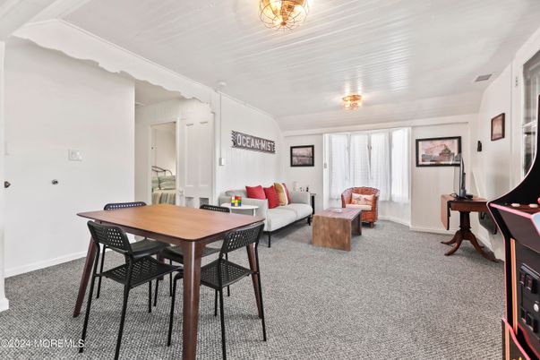 Chandelier, Dining room, Interior, Living room