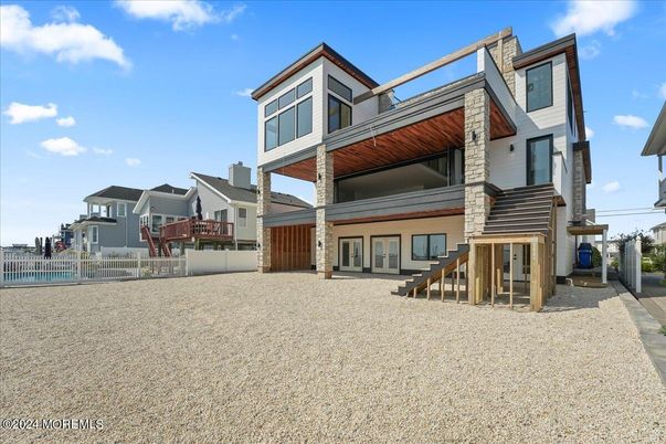 Backyard, Exterior, Facade, Modern