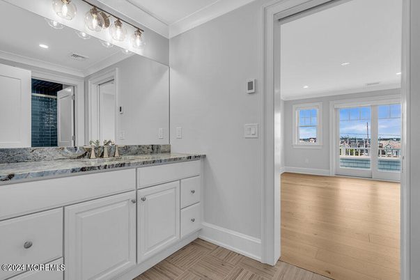 Bathroom, Interior, Recessed Lighting, Wood Texture Flooring