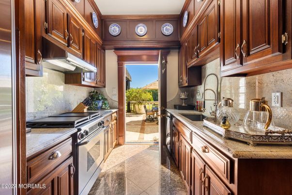 Interior, Kitchen, Stainless Steel Appliances