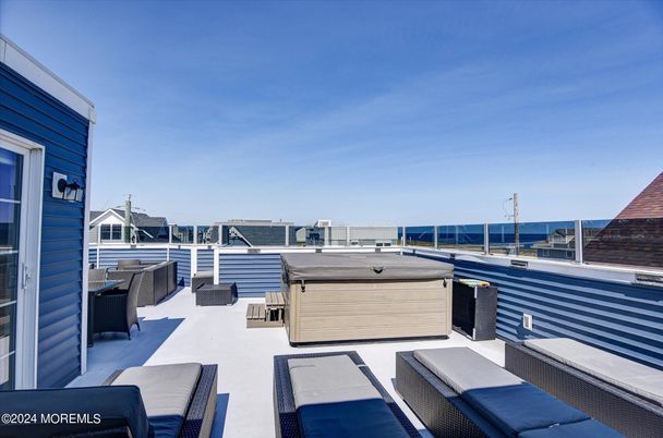 Exterior, Hot Tub