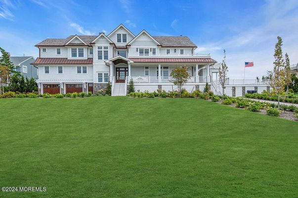 Attached, Backyard, Exterior, Facade, Queen Anne Victorian