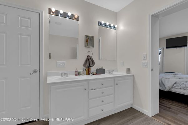 Bathroom, Bedroom, Dual Sink Vanities, Interior, Wood Texture Flooring