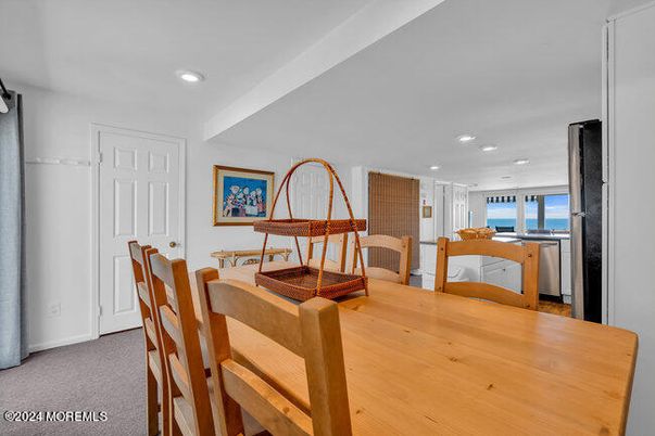 Dining room, Interior, Recessed Lighting
