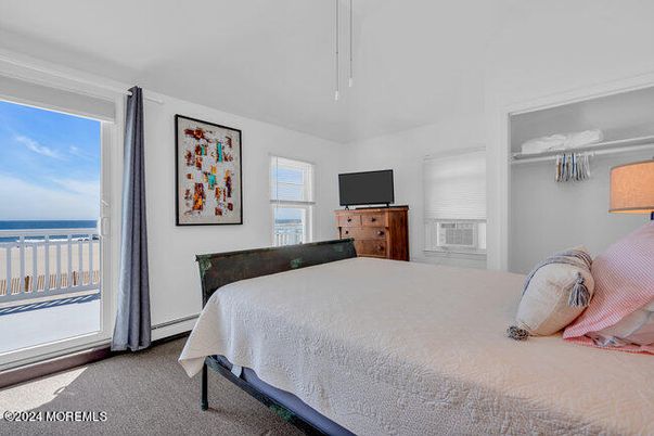 Bedroom, Interior, Water