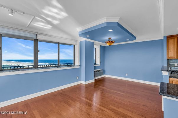 Empty room, Interior, Recessed Lighting, Water, Wood Texture Flooring