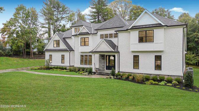 Exterior, Facade, Farmhouse