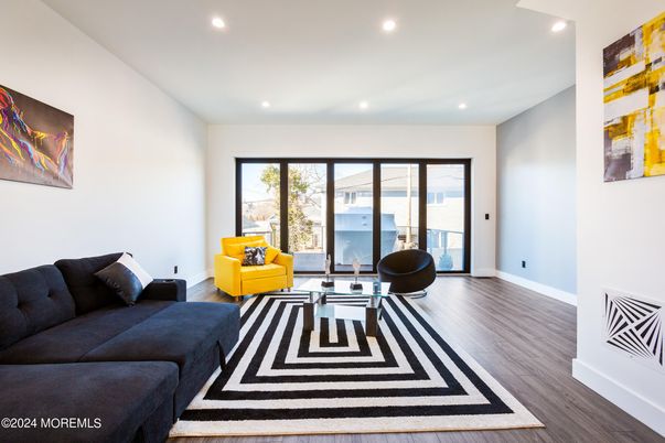 Interior, Living room, Recessed Lighting, Wood Texture Flooring