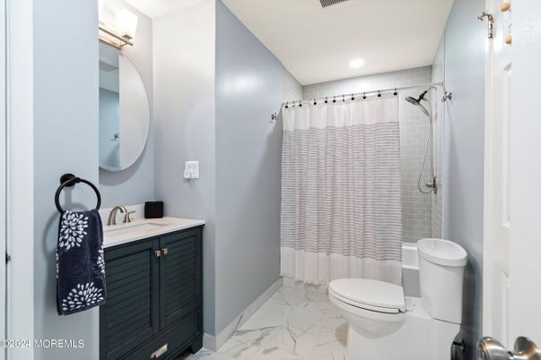 Bathroom, Interior, Marble, Recessed Lighting