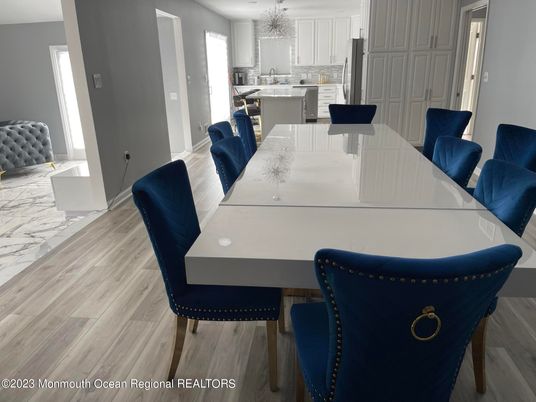 Chandelier, Dining room, Interior, Kitchen, Marble, Recessed Lighting, Wood Texture Flooring