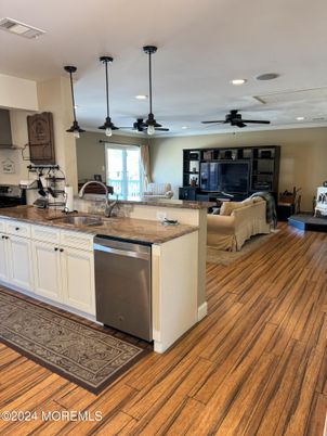 Interior, Kitchen, Living room, Pendant Lights, Recessed Lighting, Wood Texture Flooring