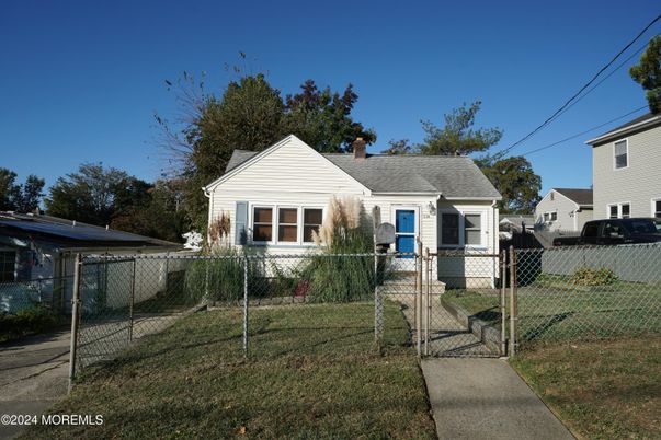 Backyard, Exterior, Facade, Cape Cod