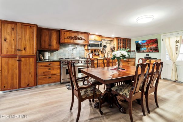 Dining room, Interior, Kitchen, Stainless Steel Appliances, Wood Texture Flooring