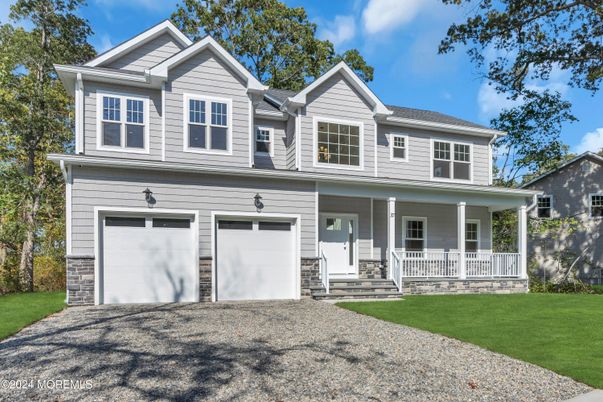 Attached, Exterior, Facade, Farmhouse