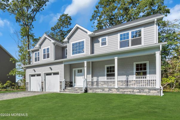 Attached, Exterior, Facade, Farmhouse