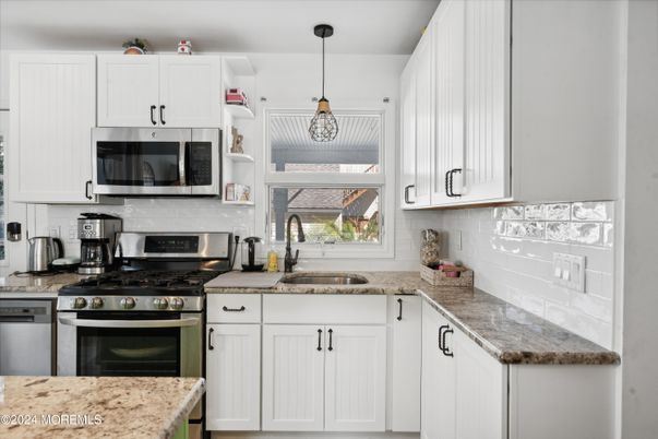 Interior, Kitchen, Pendant Lights, Stainless Steel Appliances