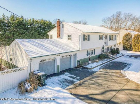 Attached, Exterior, Facade, Farmhouse