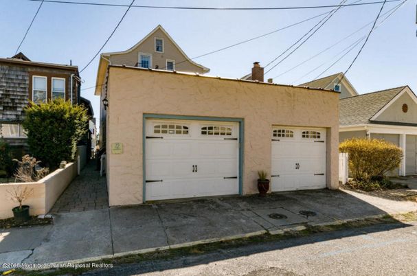 Attached, Detached Garage, Exterior, Facade, None