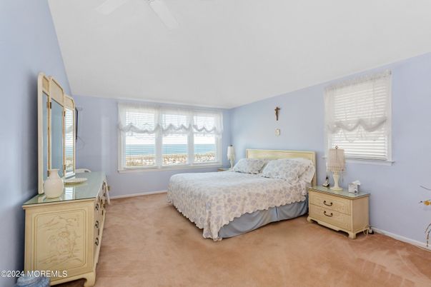 Bedroom, Interior, Water